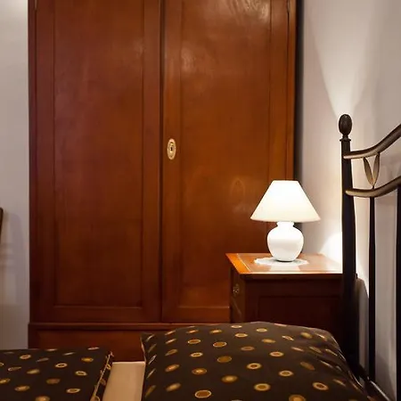 Adagio Theatre Apartment Split Room photo