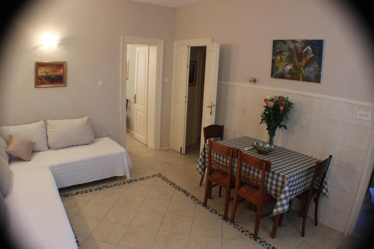 Apartment Adagio Theatre Split