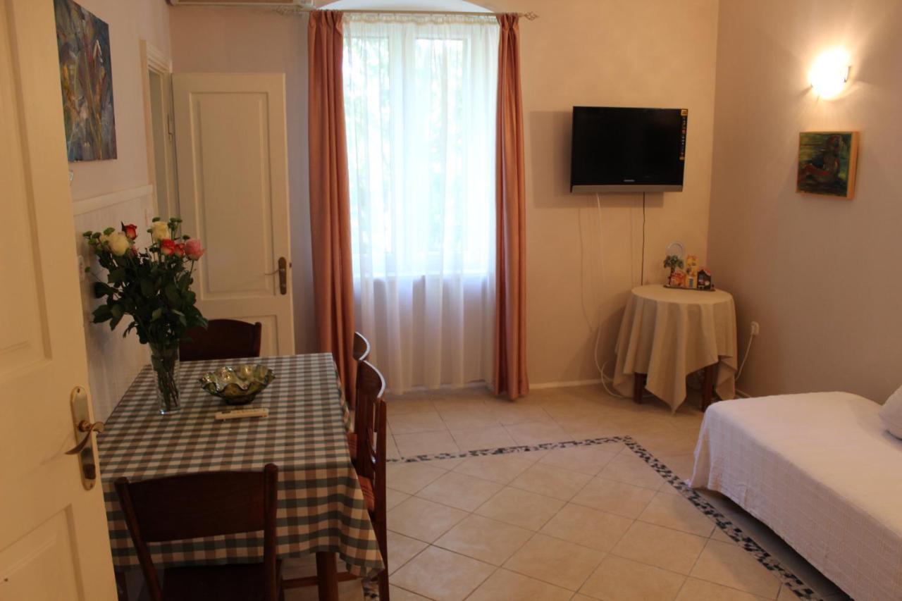 Apartment Adagio Theatre Split