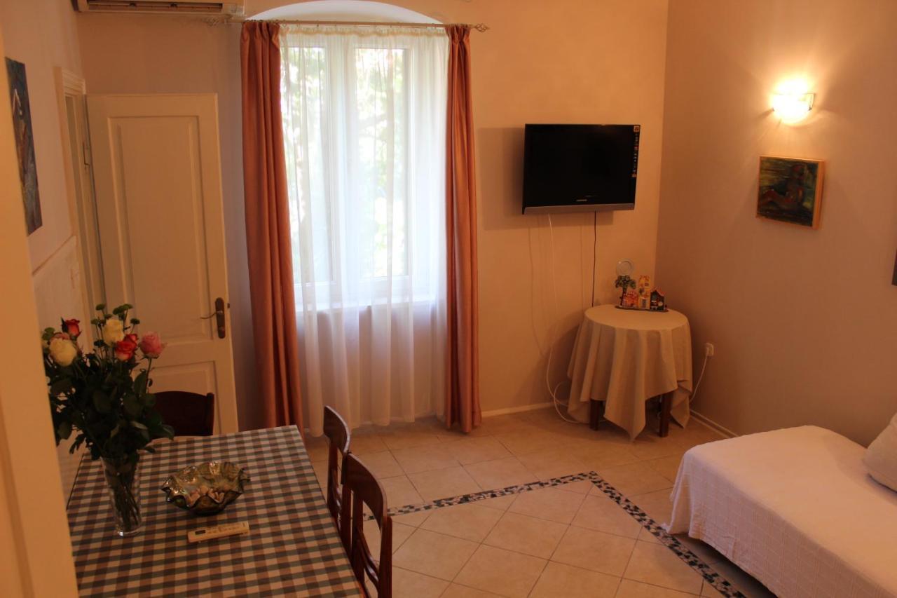 Apartment Adagio Theatre Split